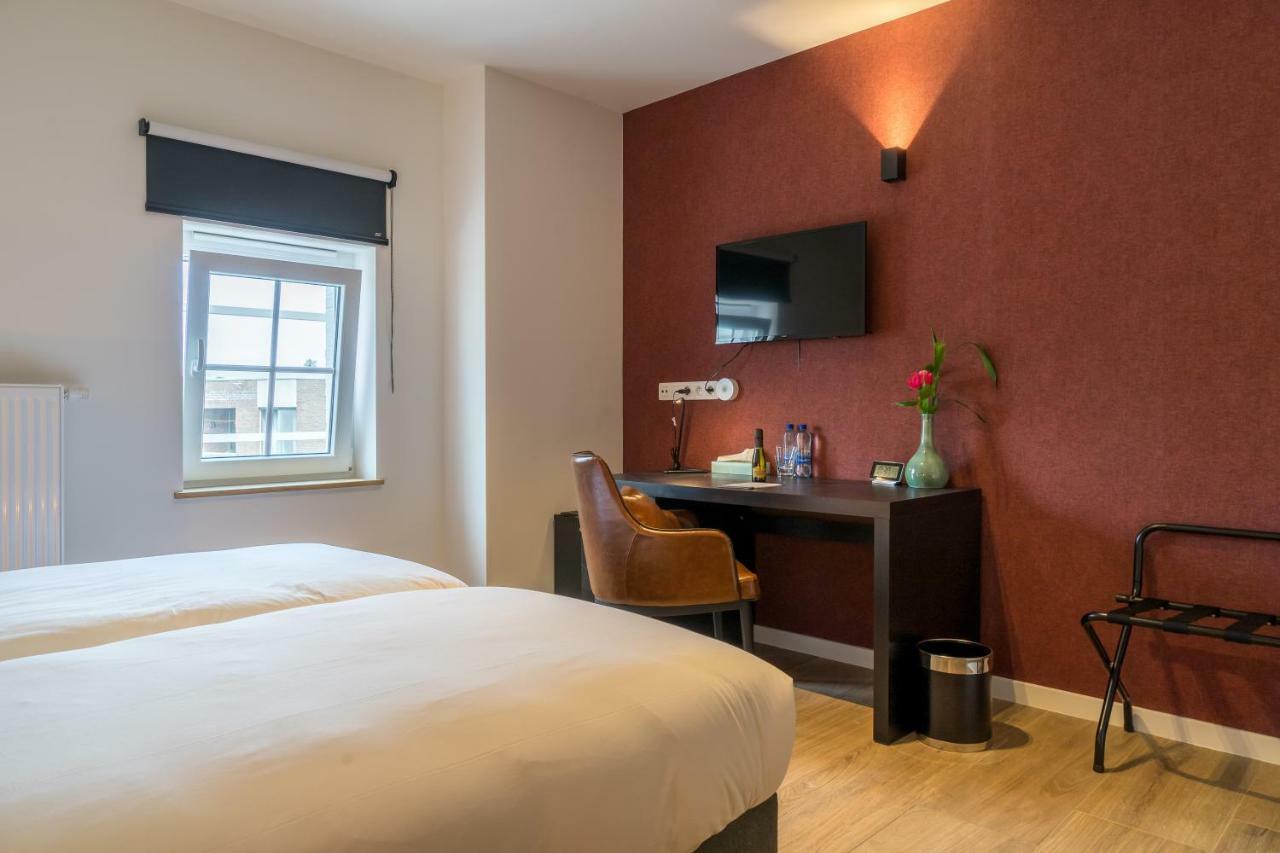 Hotel Huron Mol Bagian luar foto